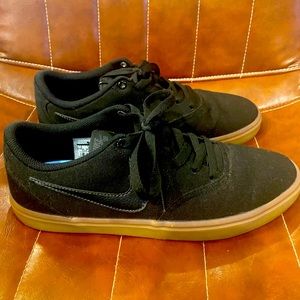 Men’s Nike sneakers